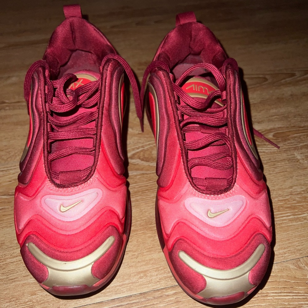 Nikes air max 720 gs